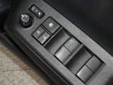 電動格納式ドアミラー・パワーウインドウを装備しています。