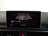 アップルカープレイやアンドロイドオート機能を利用して、アウディ車とお手持ちのスマートフォンを直接接続できる「アウディスマートフォンインターフェイス」が装備されております。