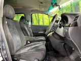運転席シート廻りは使用感も少なく、良好な状態となっています。丁寧に使われていたことがよくわかりますね。