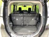普段のお買い物や通勤、送迎等に十分な荷室スペースを確保しております。セカンドシートを倒すと、大きな荷物の積載も可能です♪