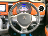 【純正革巻きステアリング】上質な革を使用することで、手にしっかり馴染みとても運転しやすいハンドルです♪