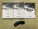 付属品はこちらになります。ご質問等ございましたらお気軽にお問い合わせください!
