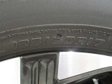 195/60R17    車両装着標準タイヤサイズです。 タイヤのご相談もトヨタモビリティ石川にお任せください