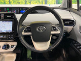 【純正革巻きステアリング】上質な革を使用することで、手にしっかり馴染みとても運転しやすいハンドルです♪