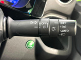 【オートライト】周りの明るさに応じて自動でヘッドライトの点灯・消灯ができる機能です!ライトの付け忘れ・消し忘れなどが無くなり、雨の日や夕方の走行も安心!トンネル通過時も便利ですね♪