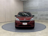 お車購入のポイントとなるフロントマスクです!シャープな目つきが印象的なデザインのヘッドランプです。