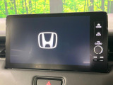 【9インチ ホンダコネクトディスプレイ】視認性の高い大画面ディスプレイでナビの使用や、お持ちのスマートフォンと連携したbluetoothでの音楽再生が可能です♪