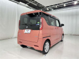 女性に人気の軽自動車!初心者でも運転しやすく小回りもききます!
