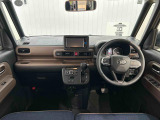 運転のしやすさを最優先に設計された見晴らしの良いデザインです。車両間隔が掴みやすく狭い道でも安心!
