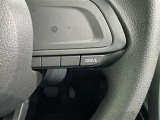 【ステアリングリモコン】ステアリングにオーディオ調節可能なスイッチが装備されていますので運転中でも視線をそらさずにオーディオの調節が可能です!