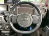 【純正革巻きステアリング】上質な革を使用することで、手にしっかり馴染みとても運転しやすいハンドルです♪