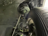 お車を安心してお乗りいただく為には、足回りの定期点検が欠かせません。サービスサポート(有償保証)では無料点検もご提供しており、安心のカーライフをお過ごしいただけるサポート体制が整っています。