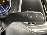 【オートライト(AUTO)】外の明るさをシステムが感知して、自動でヘッドライトが点灯します!ヘッドライトをつけ忘れを防ぐ便利機能です。
