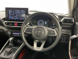運転席まわりです。 各操作スイッチは使いやすい位置に配置されてます。