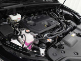 A25A-FXS型 2.5L 直4 DOHCエンジンと5NM型 交流同期電動機ハイブリッドシステム搭載、駆動形式はFFです。