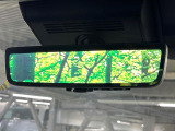 【デジタルインナーミラー】後席の大きな荷物や同乗者で後方が確認しづらい時でも安心!カメラが撮影した車両後方の映像をルームミラー内に表示。クリアな視界で状況の確認が可能です!