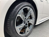 『トヨタ純正アルミホイール装着車になります!』スタイリッシュでとてもかっこいいですね♪