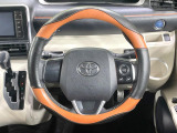 【純正革巻きステアリング】上質な革を使用することで、手にしっかり馴染みとても運転しやすいハンドルです♪
