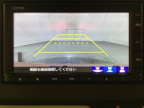 バックでの車庫入れも安心です! リアカメラが付いているバックモニター付のナビを装備しております。操作線もついており距離感も画面から確認できます。