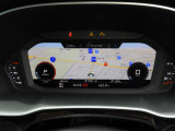安全で快適な運転をサポートするアウディバーチャルコックピット。多機能でありながら優れた操作性で、シンプルで美しいインテリアデザインに溶け込んでいます。