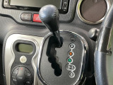 【パワースライドドア】スマートキーや運転席のスイッチでスライドドアの開閉が可能♪電動だから力を入れてドアを開ける必要が無く、小さいお子様でも、重い荷物を持っている時もラクに開け閉めできます♪