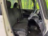 運転席シート廻りは使用感も少なく、良好な状態となっています。丁寧に使われていたことがよくわかりますね。