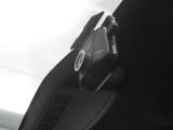【ドラレコ搭載車】今や必需品のドライブレコーダー搭載車です。万が一のトラブルのときにも役に立つドライブレコーダーを装備しています。側面衝突や幅寄せ・割り込み対策に!