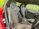 運転席シート廻りは使用感も少なく、良好な状態となっています。丁寧に使われていたことがよくわかりますね。