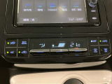 当社では展示前にハンドル、ドアノブ、シフトノブなど内装表面を強力除菌しております。二酸化塩素の協力な酸化分解作用を利用したシステムです。