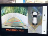 【パノラミックビューモニター】専用のカメラにより、上から見下ろしたような視点で360度クルマの周囲を確認することができます☆死角部分も確認しやすく、狭い場所での切り返しや駐車もスムーズに行えます。