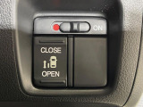 【パワースライドドア】スマートキーや運転席のスイッチでスライドドアの開閉が可能♪電動だから力を入れてドアを開ける必要が無く、小さいお子様でも、重い荷物を持っている時もラクに開け閉めできます♪