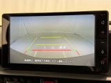 バックモニター付なので後退時に後方が見えるので安心。 車は構造上、死角がたくさんなので万が一を考えると必須ですね。 あくまで補助の為の装備、バックは目視で確認する事が重要ですよ。