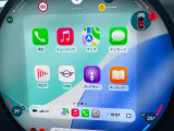 ●Apple Car Play:スマホとの有線接続で、ナビ・オーディオ再生などスマホのアプリ機能が画面でも使える便利機能です!