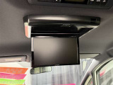 後席モニター付きで駐車も楽々!