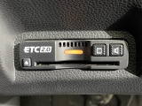 【ETC2.0(DSRC)】ETCカードを挿入すれば料金所はノンストップで通過できます。ETC限定の割引や、高速道路の情報提供サービスを利用できます。