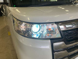 ディスチャージヘッドライト装備で夜道もスッキリとした視界で安心して運転出来ます!