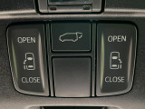 【両側パワースライドドア】スマートキーや運転席のスイッチで後席両側スライドドアの開閉が可能♪電動だから力を入れてドアを開ける必要が無く、小さなお子様でも簡単に開け閉めでき快適です♪