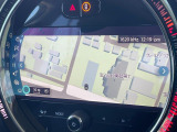 ●純正ナビ:一体感のあるナビは、高級感ある車内を演出してくれます。Bluetooth再生などオーディオ機能も充実しておりますので、運転もより楽しめます♪