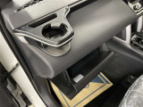 ダッシュボード周辺画像です。小物を置くのに便利な収納スペースです(^^♪
