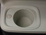 誠に申し訳ございませんが、当店ではご来店頂ける方への販売に限らせて頂いております。
