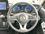 【純正革巻きステアリング】上質な革を使用することで、手にしっかり馴染みとても運転しやすいハンドルです♪