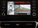 車両を上から見たような映像を映し出すパノラミックビューモニター付きです。