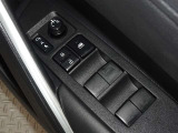 電動格納式ドアミラー・パワーウインドウを装備しています。