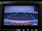 バックモニターで、後方を確認しながら安心して駐車することができます。運転初心者も熟練者も必須の機能ですよ!