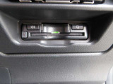 ETCももちろん搭載。いちいち料金所で停車する必要なんて当然ないです。スムーズにストレスなくドライブをお楽しみください。(※支払総額にセットアップ費用は含まれておりません。)