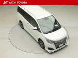両側パワースライドドア付きだから、狭い駐車スペースなどでの乗り降りラクラク♪小さなお子さまのいるご家庭には嬉しい装備です。