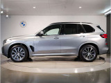 【BMWのxDrive】xDriveはいかなる状況下でも安定した走りを実現しています。 これによりストレスなく運転できることはもちろんのこと、安全性能も向上しています。