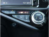 【オートエアコン】1年中快適な室内を提供!車内温度を設定すると、風量を自動で調整してくれます。