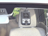 【ドライブレコーダー】ドライブレコーダー装備!走行中はもちろん、あおり運転や事故に遭遇した際、映像で記録し、万一のリスクに備えます。※記録用SDカードはお客様ご自身でご準備いただく必要があります。