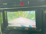 【バックカメラ】駐車時に後方がリアルタイム映像で確認できます。大型商業施設や立体駐車場での駐車時や、夜間のバック時に大活躍!運転スキルに関わらず、今や必須となった装備のひとつです!